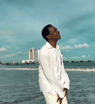 Frank Edwards – Obuka